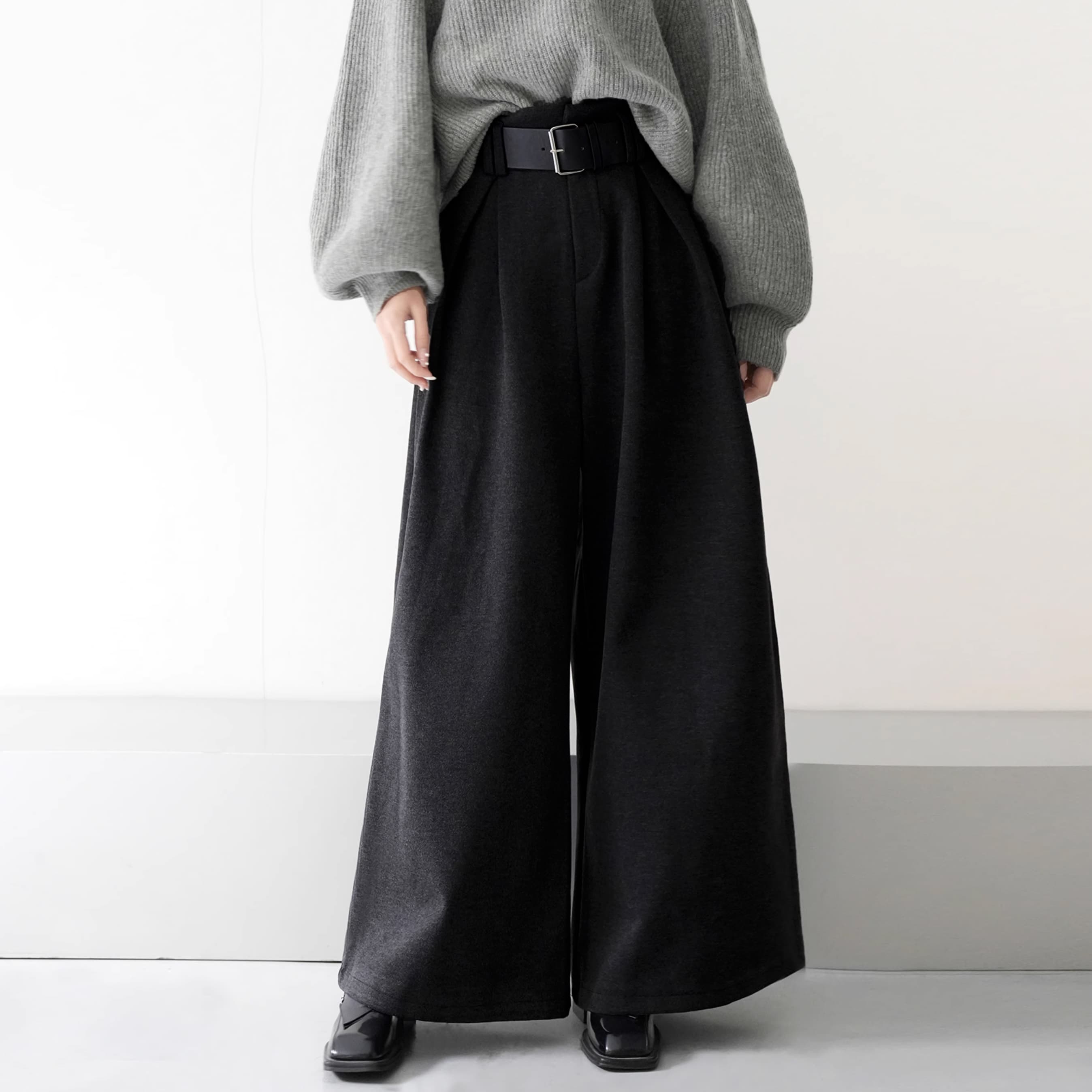 レディースワイドパンツ ドレープ感際立つ ゆったりタックパンツ