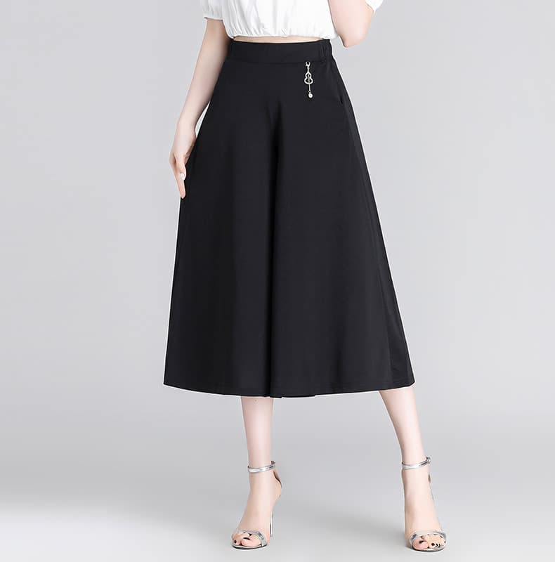 レディースワイドパンツ なめらか素材のゆったりスカーチョ